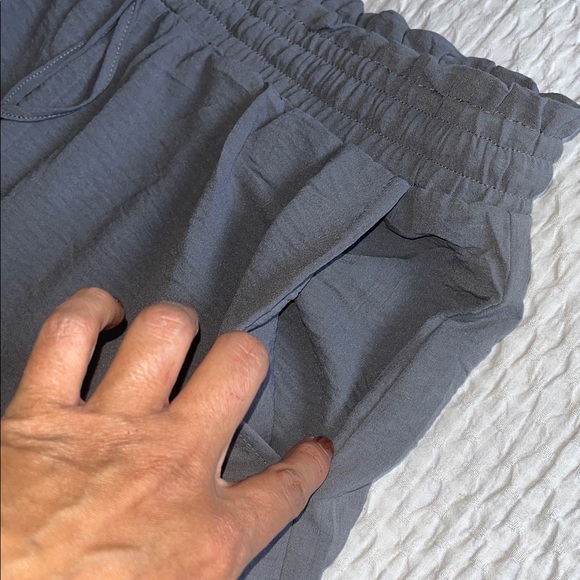 Drawstring Wide Leg Capris - Picture 7 of 12